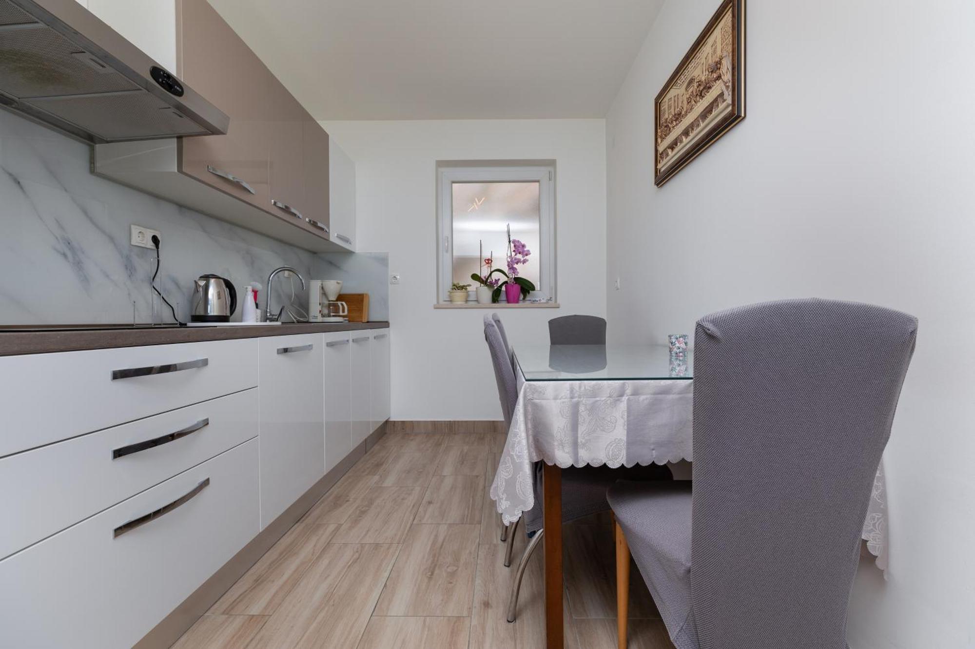 Apartments With A Parking Space Stanici, Omis - 11421 셀리나 외부 사진